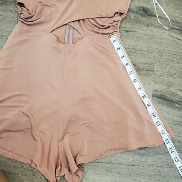 ASTR the Label Pink Cutout Romper Size Small Criss cross Sleeveless Balletcore - Picture 11 of 11